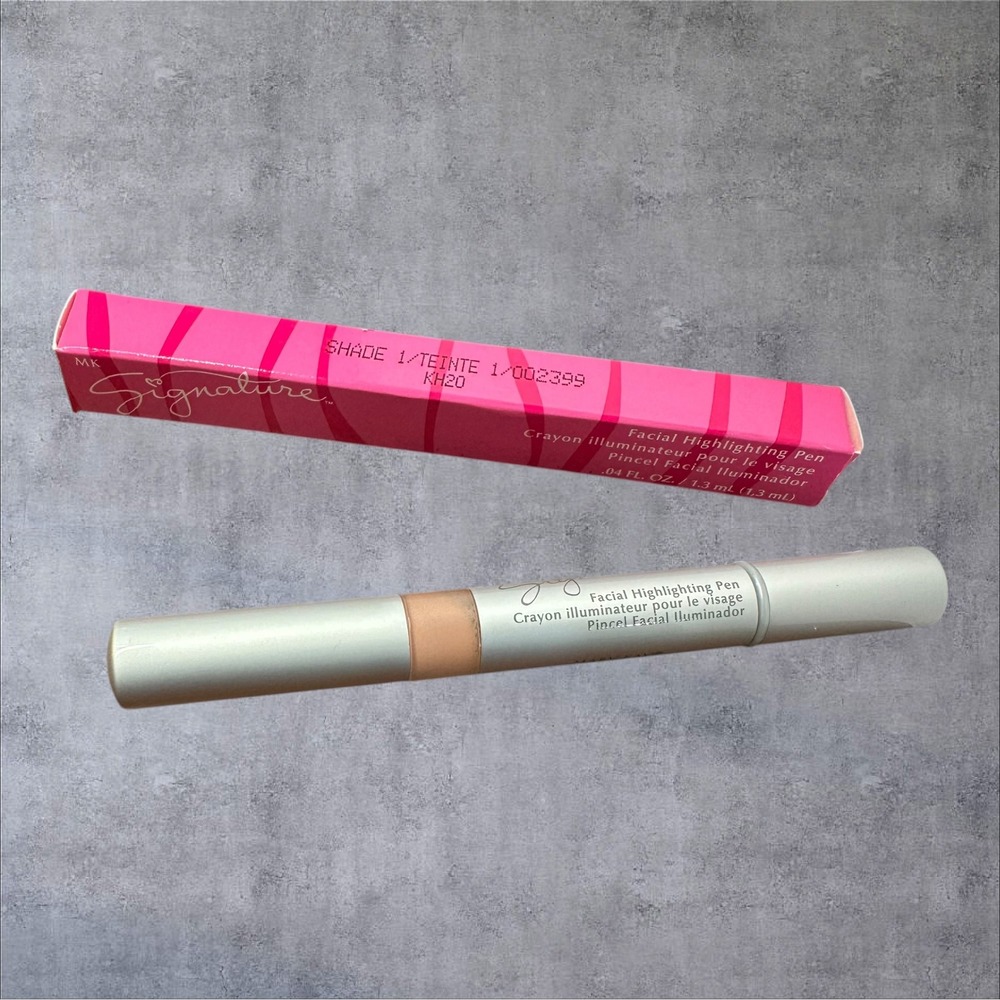 Mary Kay Signature Facial Highlighting Pen Shade 1 002399‎ 0.04oz New Box
